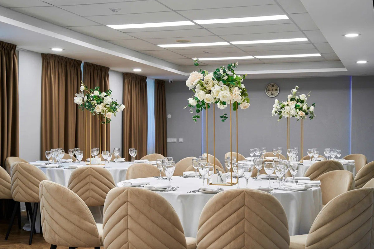 Банкетный зал Платинум — Гранд Авеню (Ресторан Кейс, Банкетный зал Платинум)