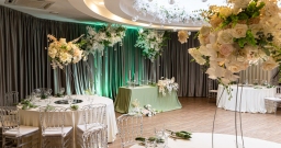 Ресторан Мезон — интерьер зала