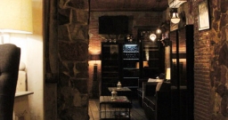 Тифлисский дворик — интерьер зала