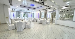 Зеркальный зал