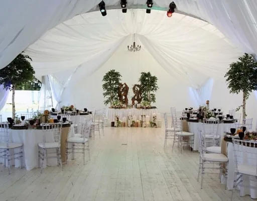 Белое золото (озерный ресторан) — интерьер зала