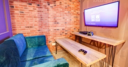 Малый банкетный зал с караоке — интерьер зала