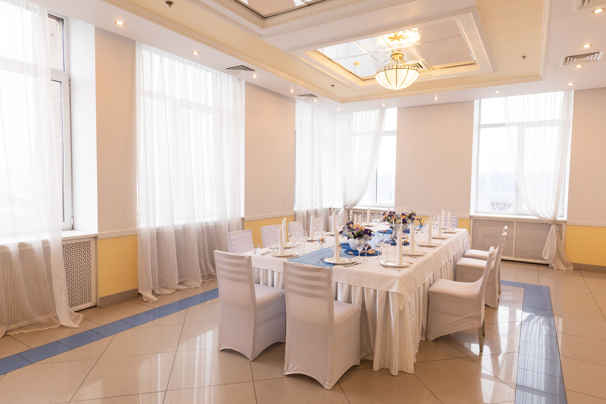 Малоохтинский — Гостиница Охтинская (Банкетные залы Ассамблея, Охтинский, Бешамель)