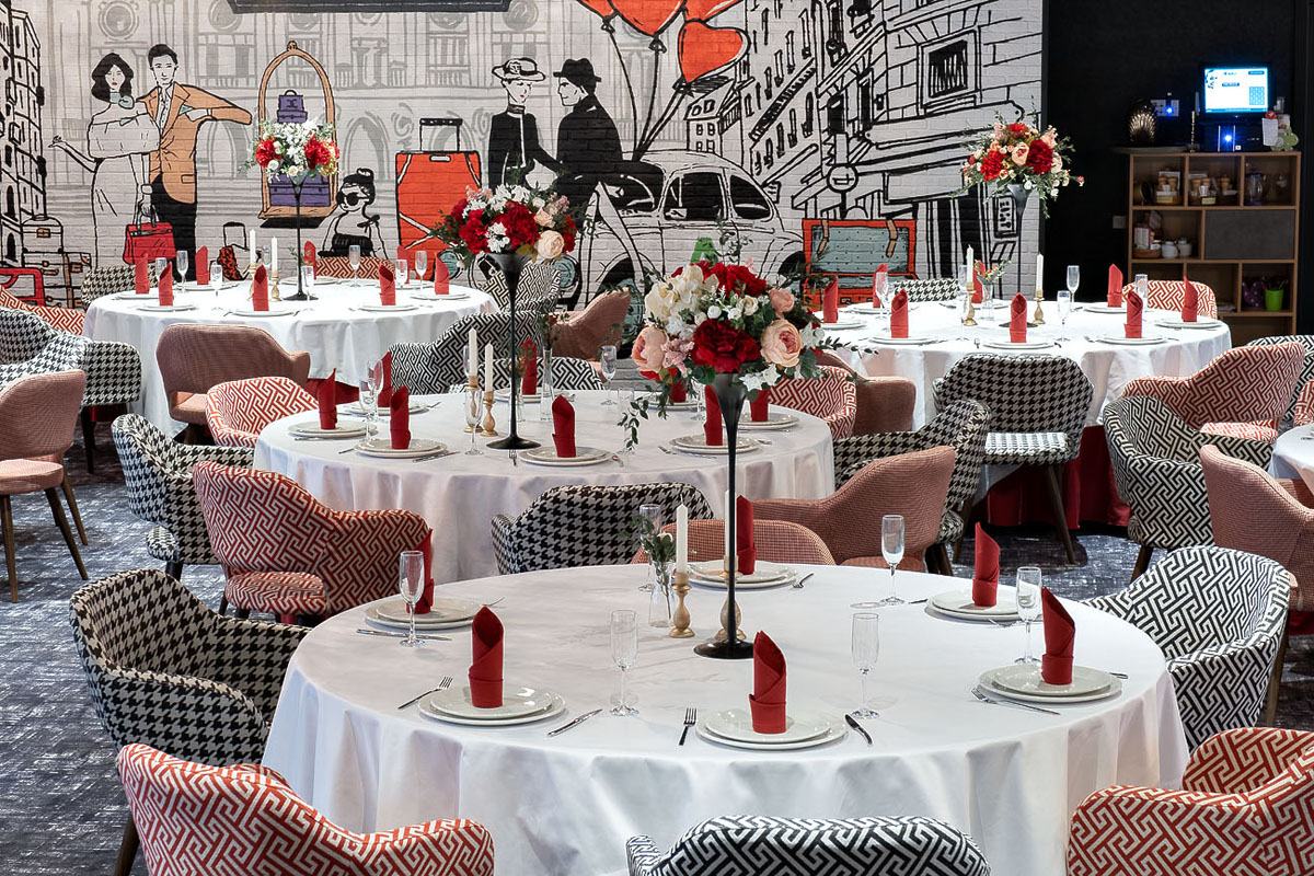 Том Первый/Второй — Resort