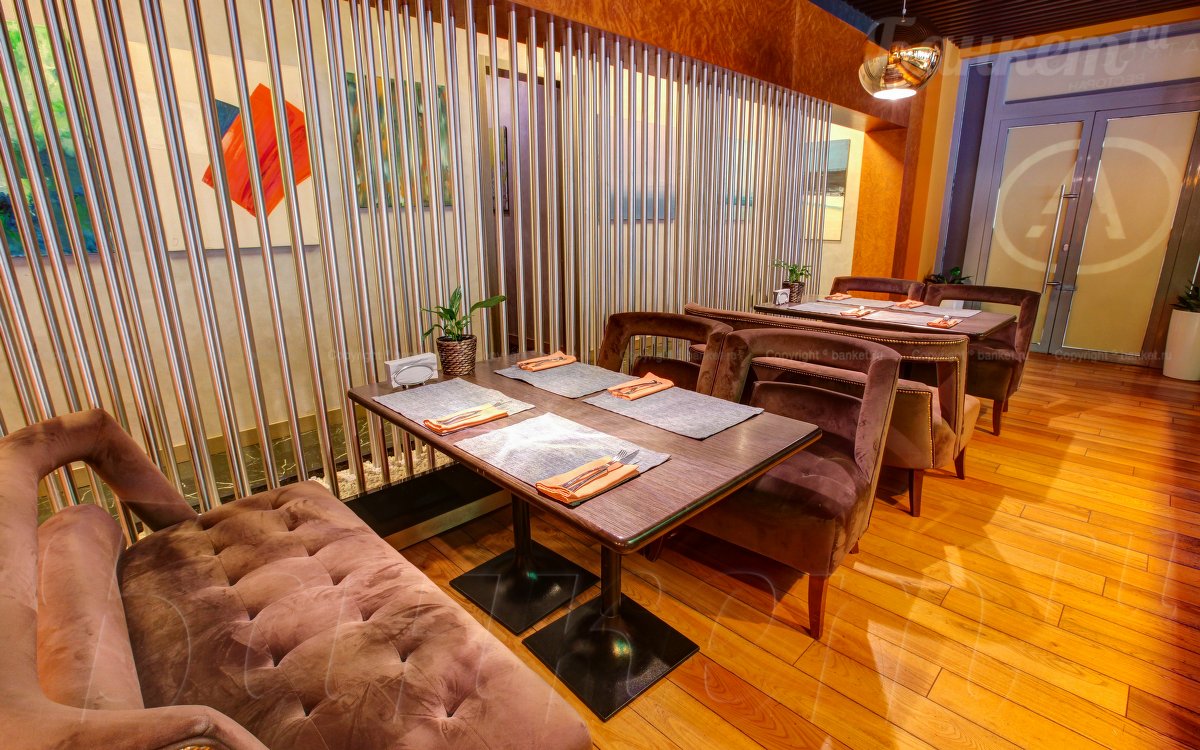 Зал один, лауж зона, зона с камином, бар — фото 9