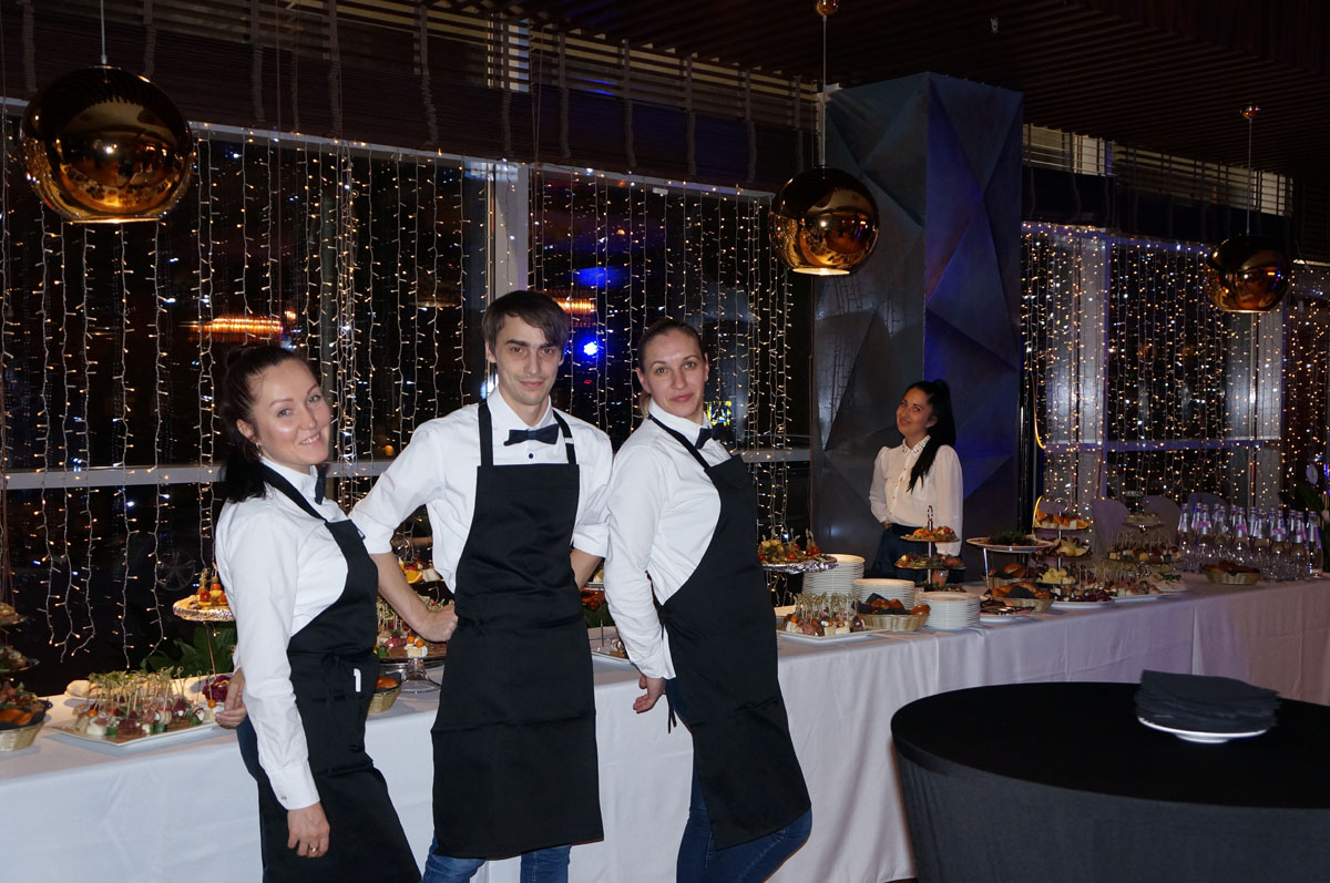 Зал один, лауж зона, зона с камином, бар — фото 51