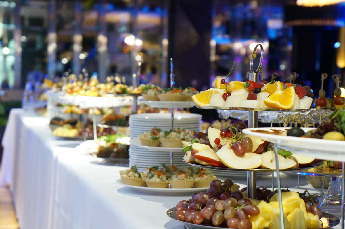 Зал один, лауж зона, зона с камином, бар — фото 53