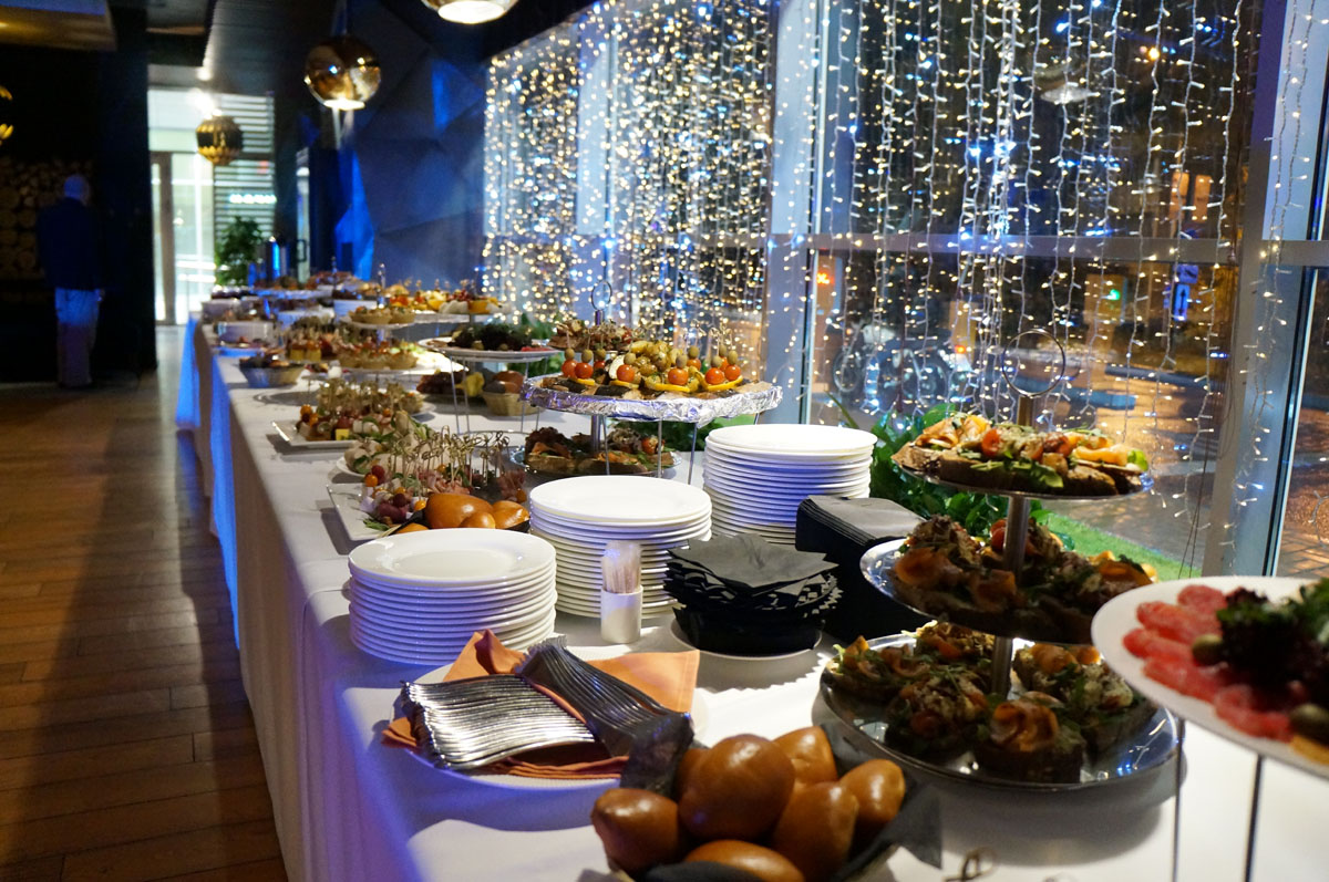 Зал один, лауж зона, зона с камином, бар — фото 60