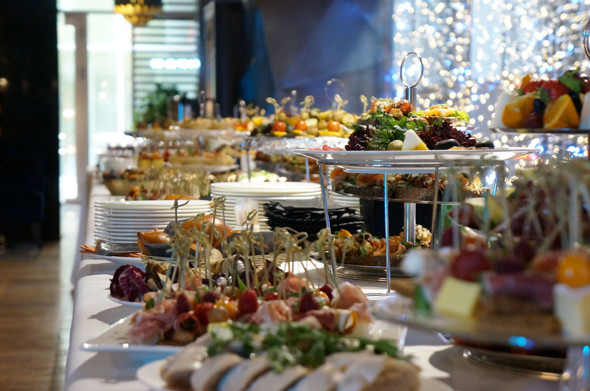 Зал один, лауж зона, зона с камином, бар — фото 61