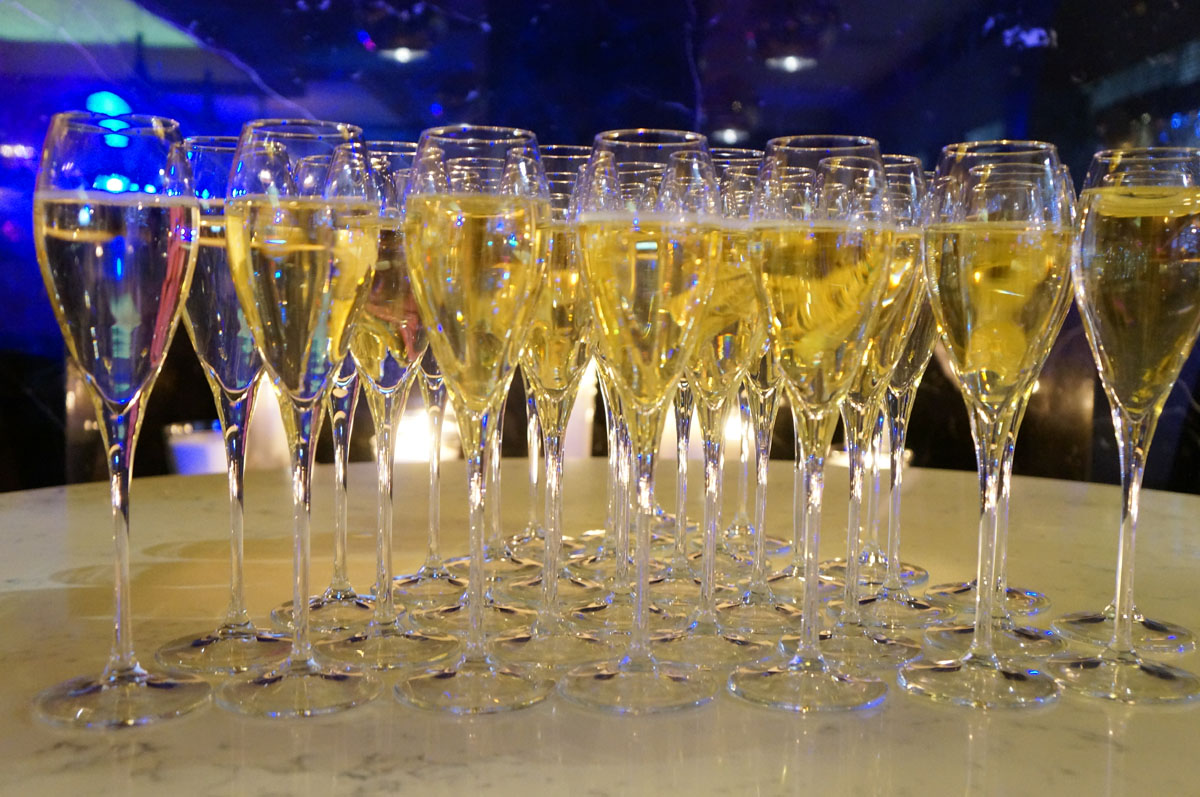 Зал один, лауж зона, зона с камином, бар — фото 64