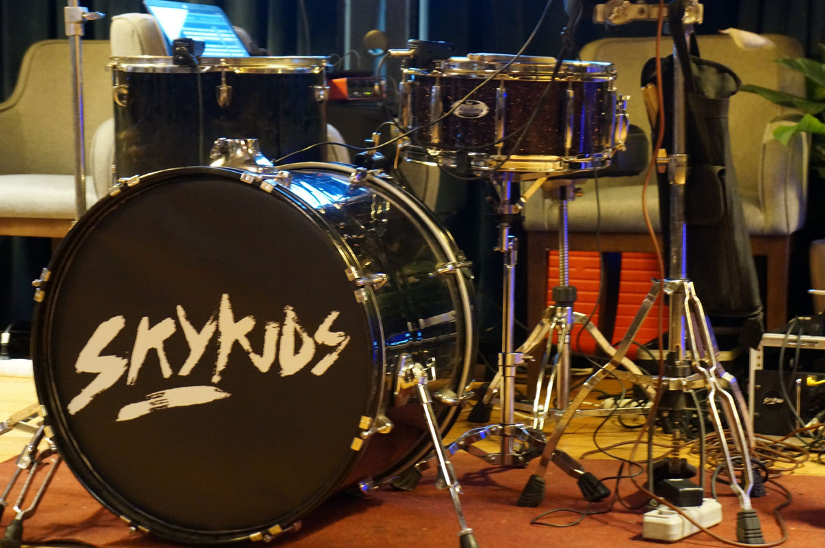 Зал один, лауж зона, зона с камином, бар — фото 65