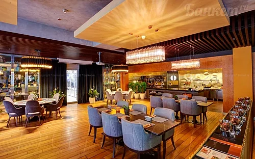 Зал один, лауж зона, зона с камином, бар — Атмосферное место, Москва
