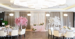 Ресторан — интерьер зала