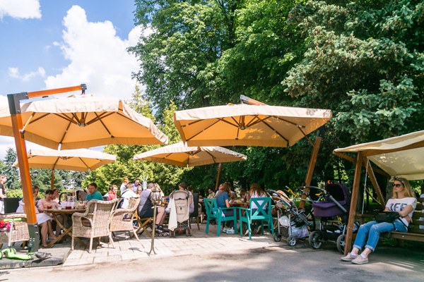 Зал Папин кабинет — банкетный зал Семейное кафе АндерСон на Даче. ВДНХ