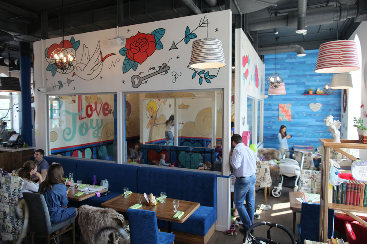 Общая зона — Семейное кафе АндерСон парк Царицыно