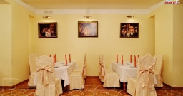 Бежевый зал