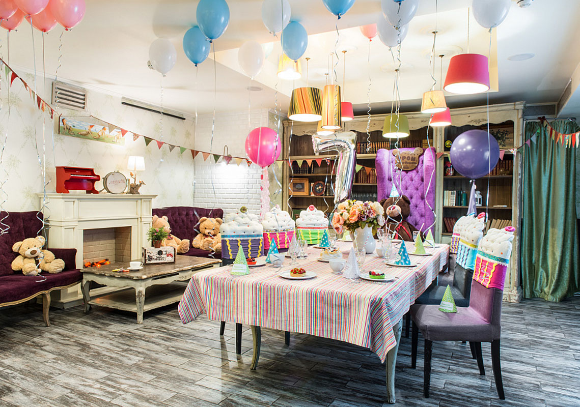 Семейное кафе АндерСон Гиляровского — Каминный зал, фото банкетного зала