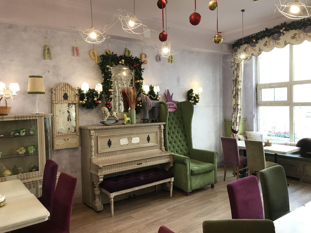 Зал у пианино — Семейное кафе АндерСон Сокол