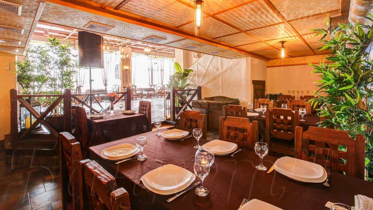 Нижний зал — Ресторан домашней кухни Джу Джа