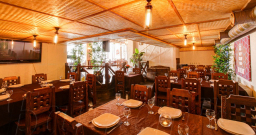 Нижний зал Нижний зал — интерьер зала