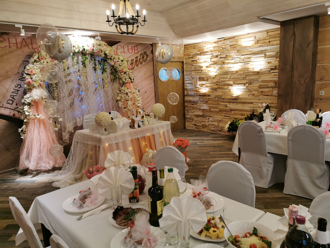 Каминный зал — банкетный зал Chalet Country Club