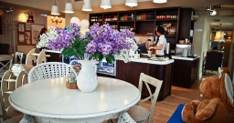 Кафе — интерьер зала