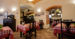 Малый зал Малый зал — интерьер зала