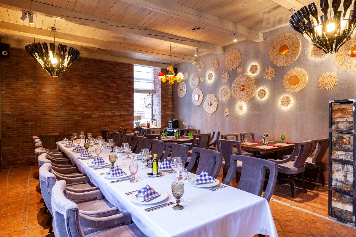 Большой зал — Траттория Да Чикко / Da Cicco