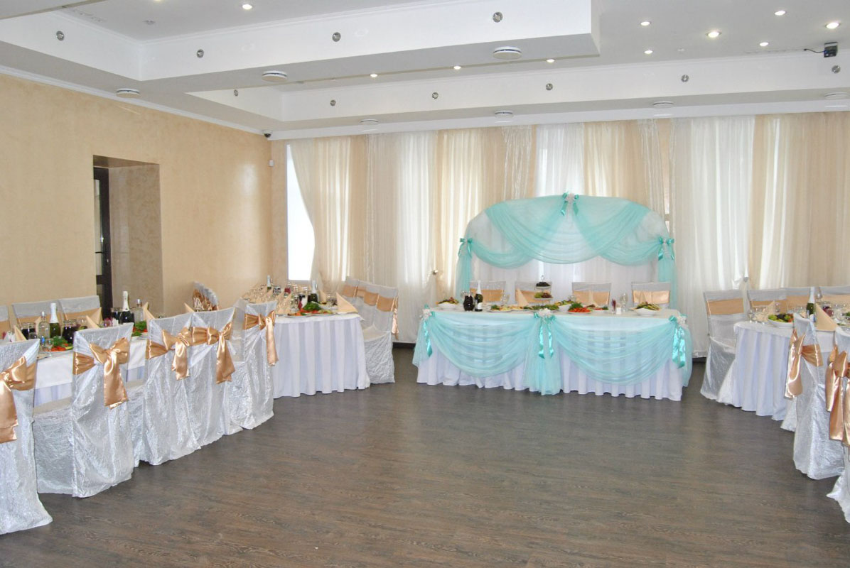 Основной зал — Кафе Кураж