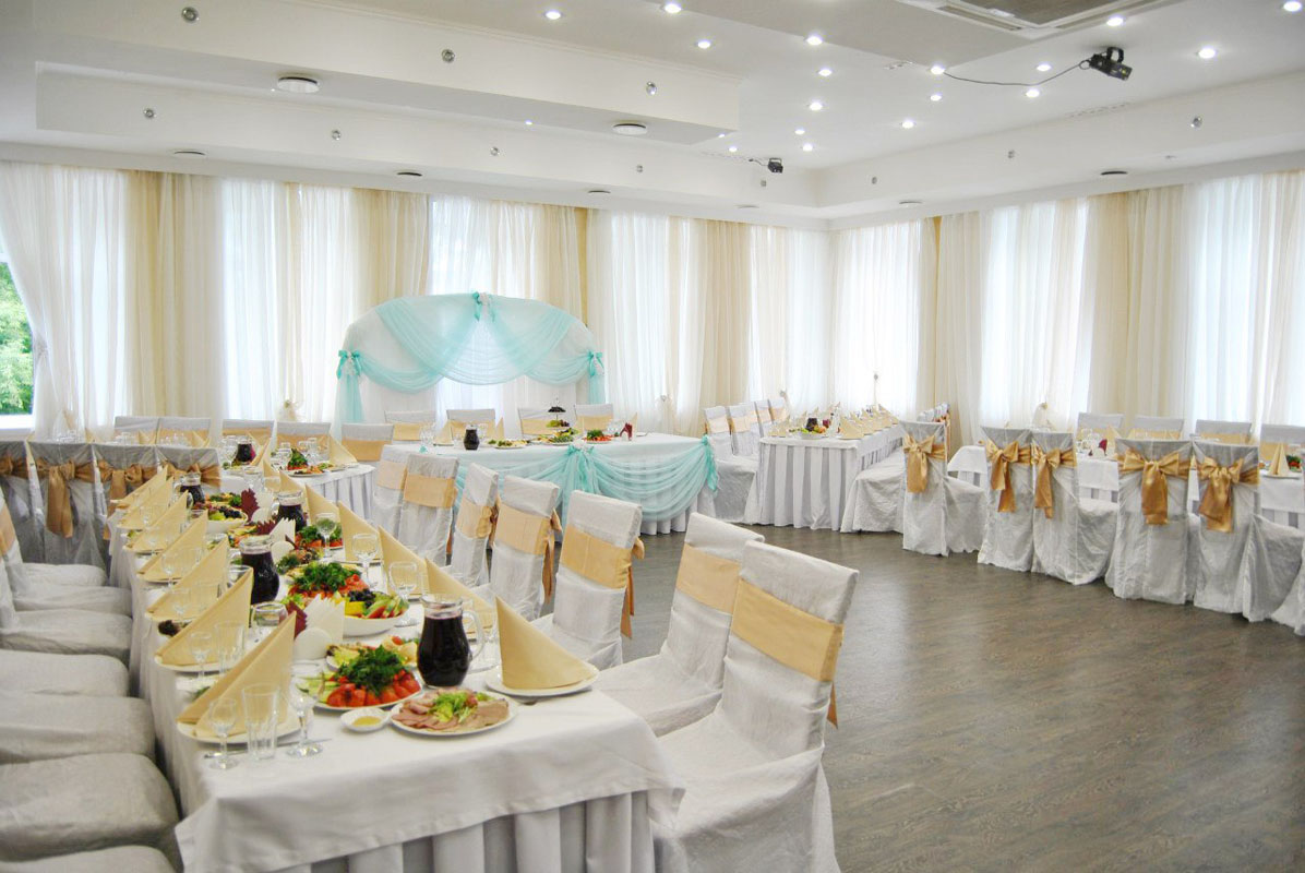 Основной зал — Кафе Кураж