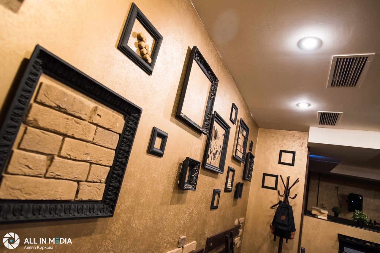 Основной зал — Бар Чеширский кот