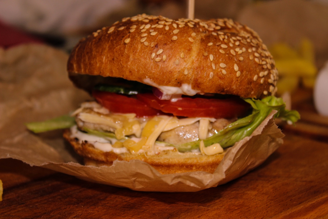 Основной зал — Бар Чеширский кот