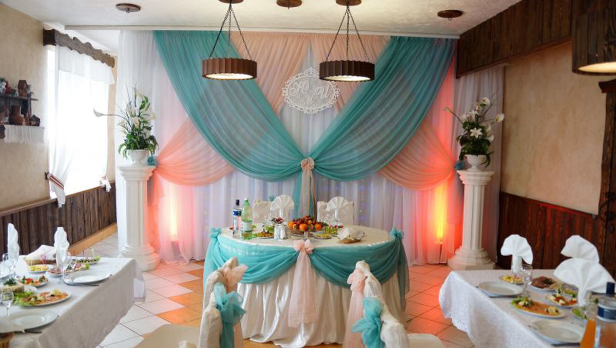 Зал в русском стиле — Матрешка