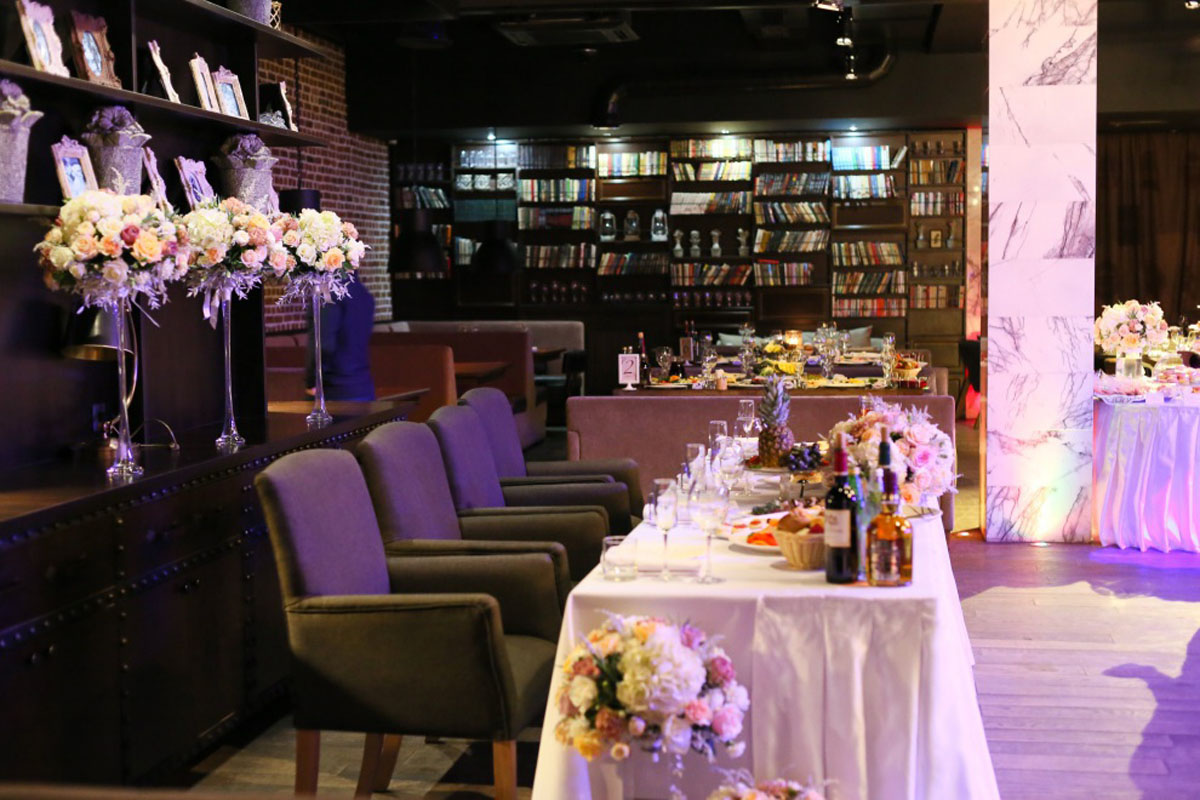 Основной зал — Встреча