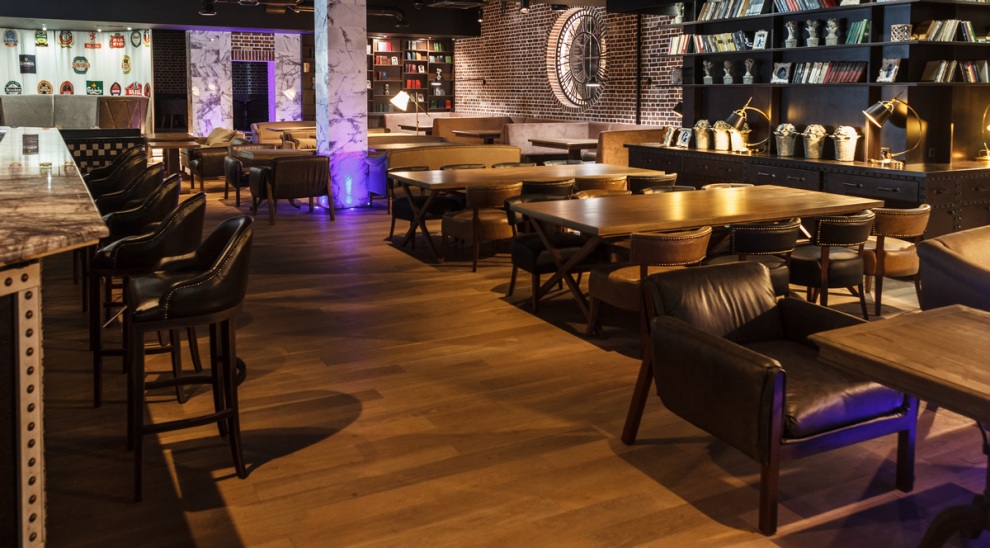 Основной зал — Встреча