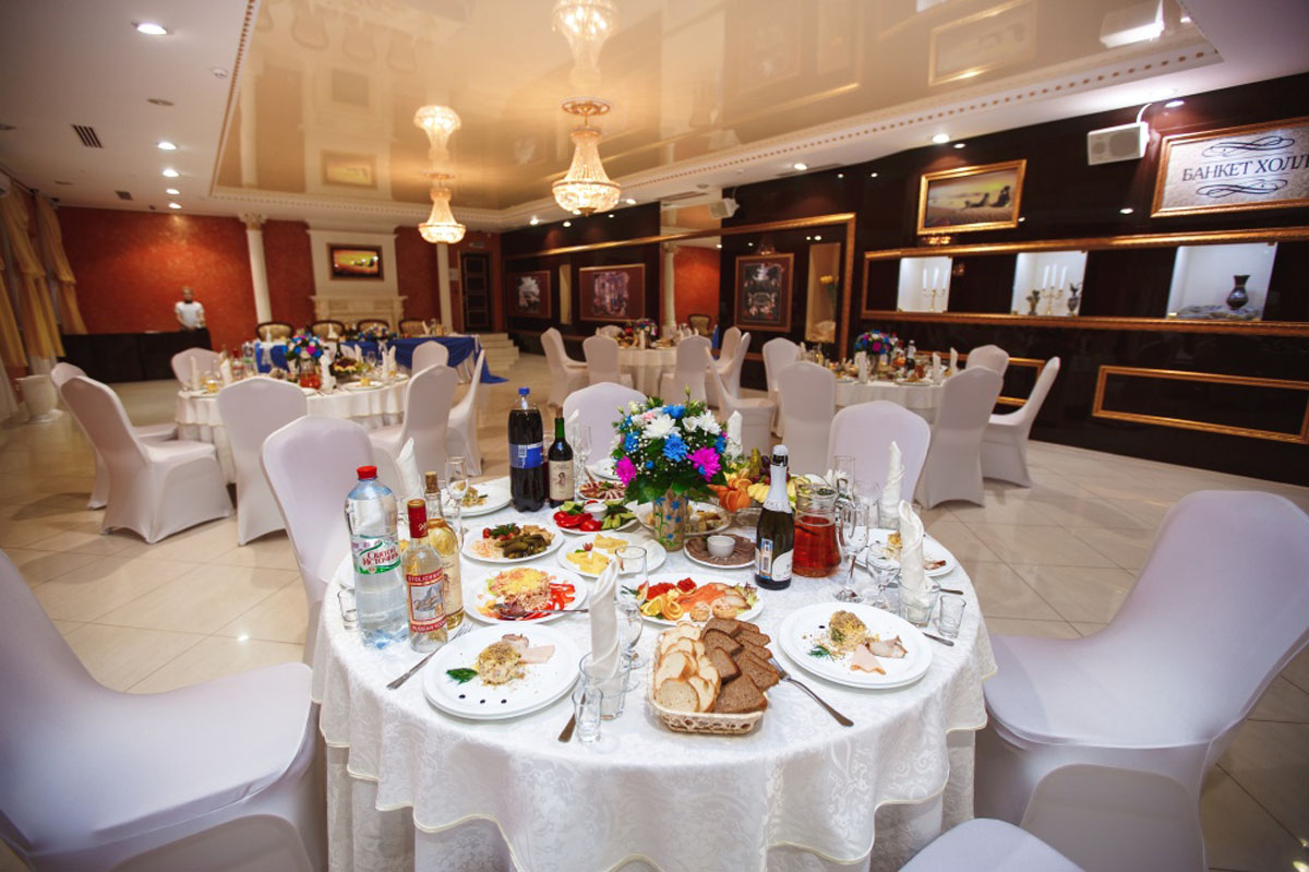 Версаль — Банкет Холл