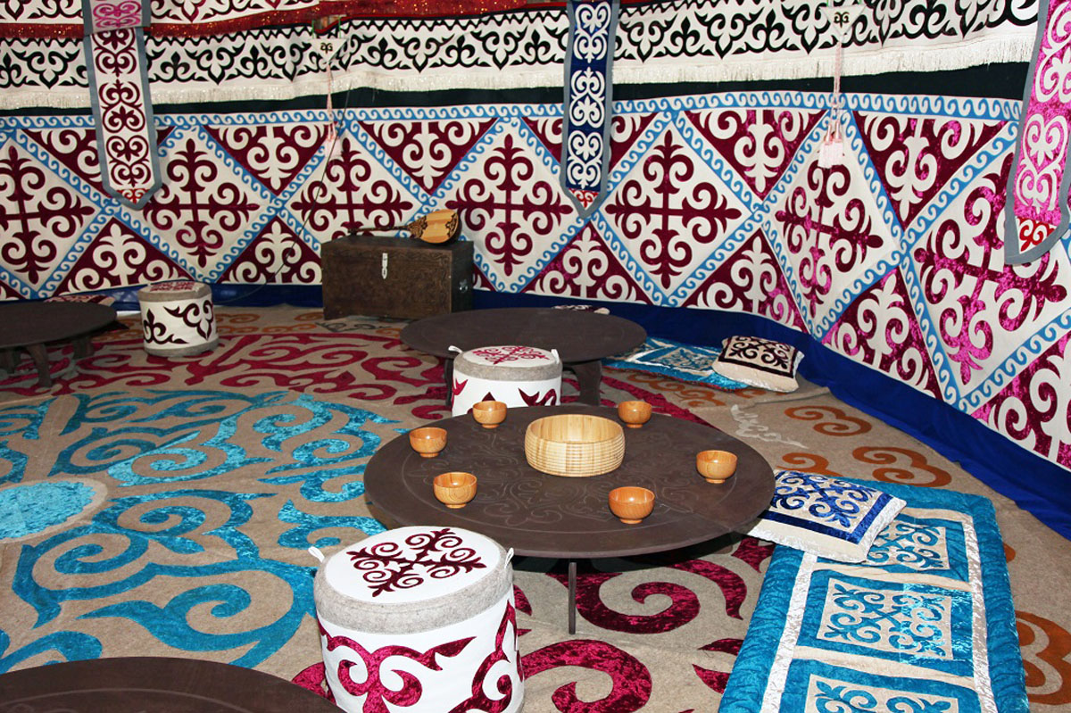 VIP Казахская юрта — Таверна Вертолетчик