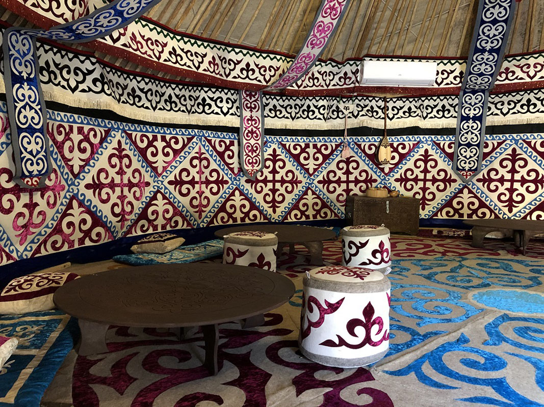 VIP Казахская юрта — Таверна Вертолетчик