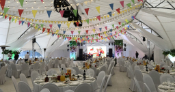 Большой шатер — интерьер зала