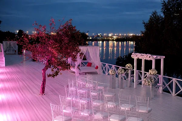 Большой шатер — White Park New Riga Bay, Москва