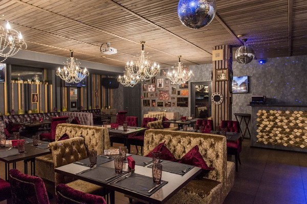 Банкетный зал Караоке-клуб Мёд