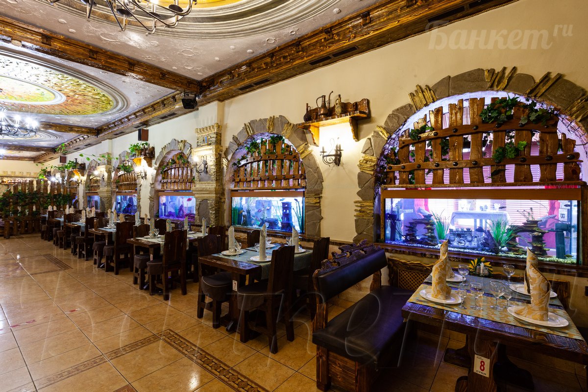 Основной зал — Водопад