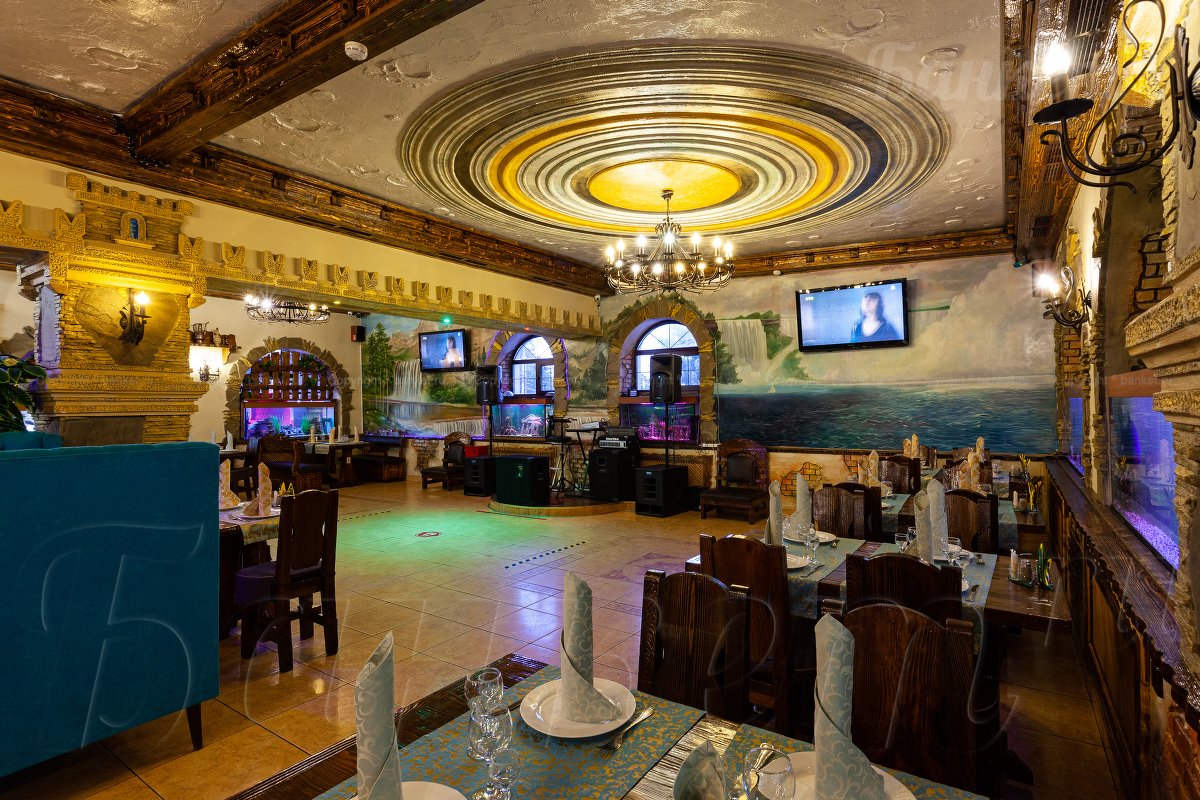 Основной зал — Водопад