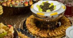 Банкетный зал на нижней палубе ресторана-яхты Ласточка — фото 4