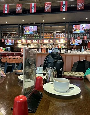TGI Fridays, Зал — фото
