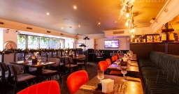 Второй этаж — интерьер зала