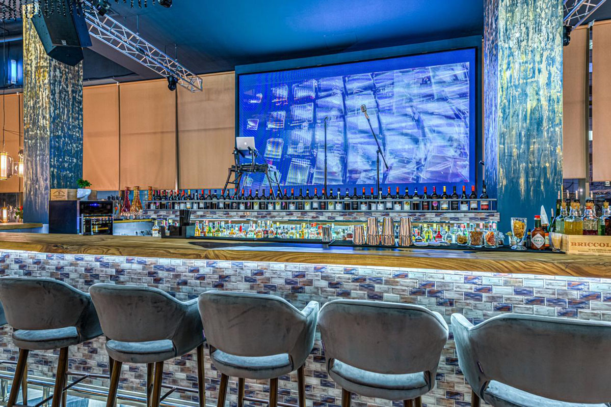 Зал со сценой — Ресторан Краснодар