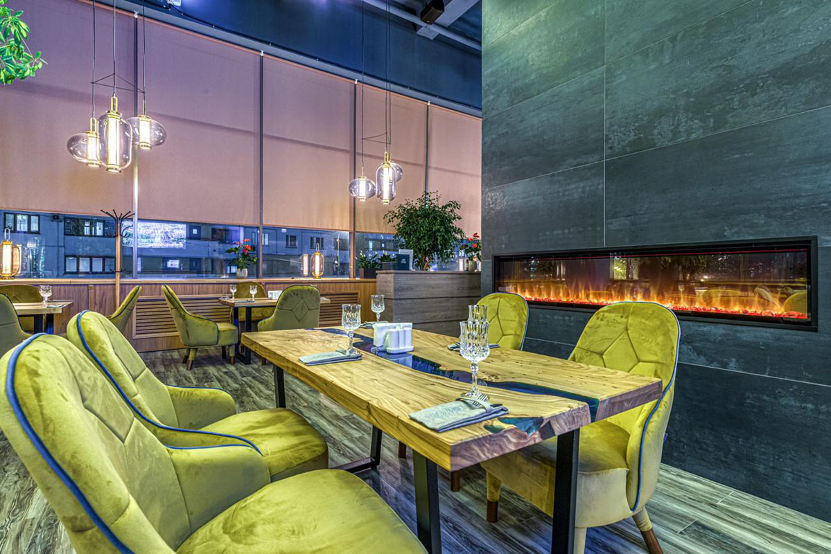 Зал со сценой — Ресторан Краснодар