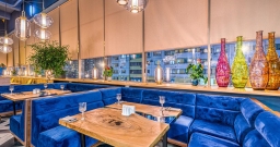 Зал со сценой — интерьер зала