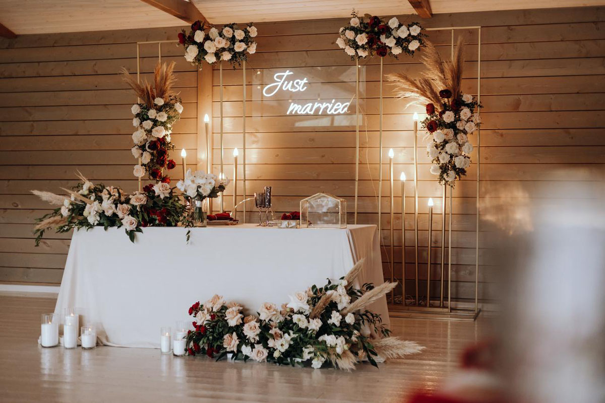 Основной зал и вся прилегающая территория 1га — Загородный клуб Любовь